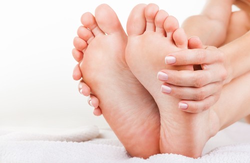 Naturlig behandling av vond lukt på føttene