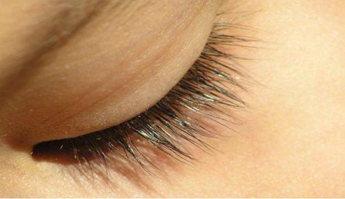 Hjemmepleie for vakre øyevipper