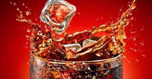 Hva skjer med kroppen når du drikker Coca Cola?
