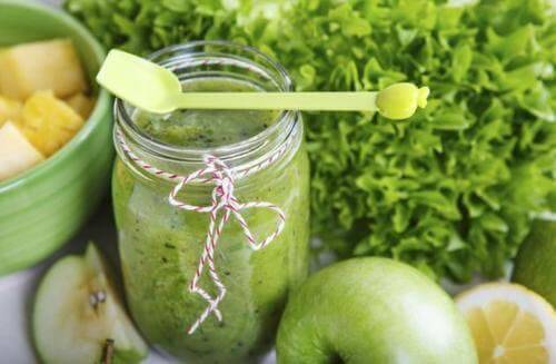 Rensende drikk for vektnedgang