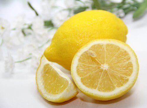 Sitronjuice er svært effektivt for å forebygge plakk