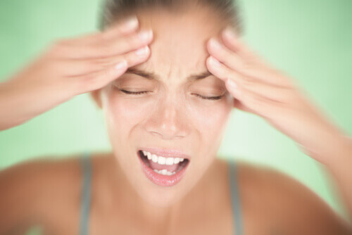 migrene forårsaker en kraftig hodepine