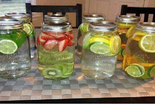 8 helbredende, smakstilsatte vann du må prøve