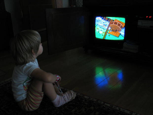 Skadelige effekter av å la barna spise foran TV-en