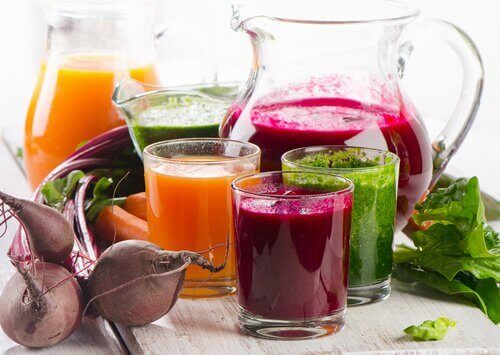 4 naturlige juicer for å bli kvitt urenheter