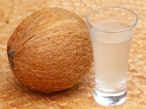 10 grunner til å drikke kokosvann