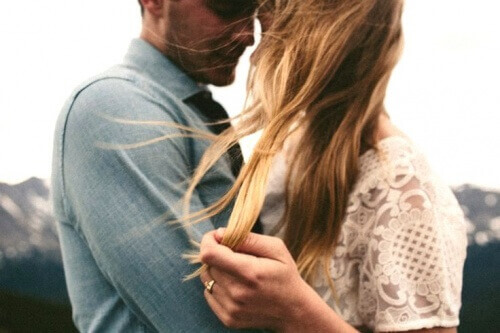 Noen ganger er alt du trenger en kjærlig berøring