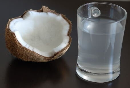 Helsefordeler med kokosvann