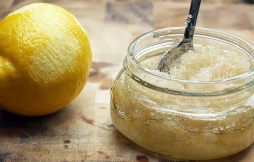De 6 beste naturlige peelingene for huden din