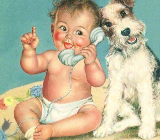 baby snakker i telefon med hund