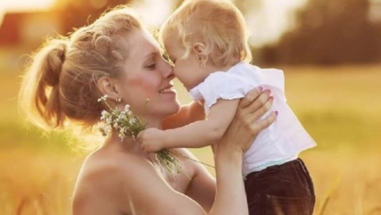 mor-som-elsker-barnet