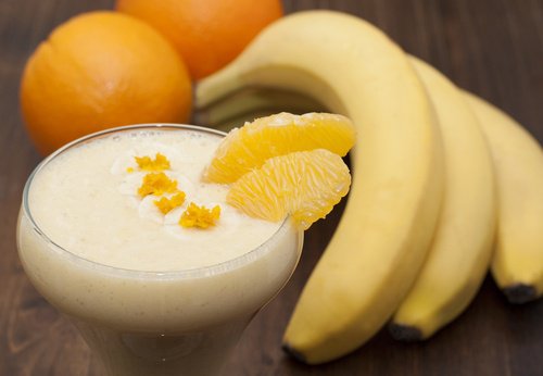 Banan og appelsinsmoothie