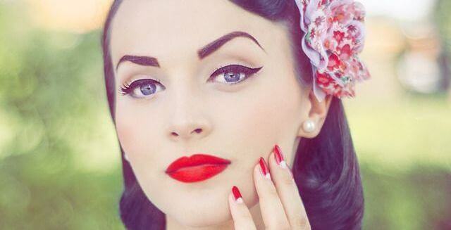 eyeliner-pinup