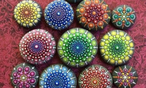 Lindre stress med steinkunstterapi