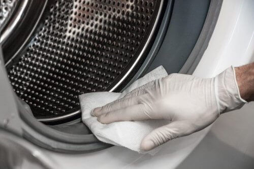 Hvordan eliminere mugg fra vaskemaskinen naturlig