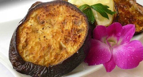 5 grunner til å inkludere aubergine til middagen din: begynn i dag! 5 grunner til å inkludere aubergine til middagen din: begynn i dag!