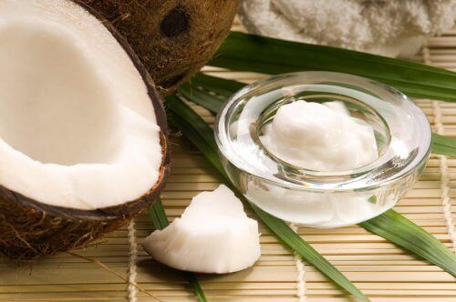 Slik bruker du kokosolje som naturlig kosmetikk