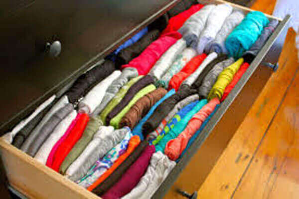 skuff med klær
