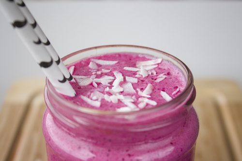 Finn ut hva denne smoothien med kokos, ingefær og rødbeter kan gjøre for deg