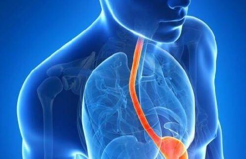 10 merkelige symptomer på sure oppstøt