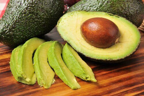Avokado bidrar til å fjerne mettet fett