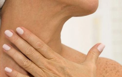 5 naturlige behandlinger for å redusere rynker på halsen