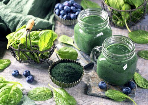 Lær om de utrolige helsemessige fordelene ved spirulina