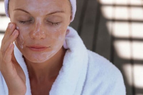 5 olivenoljemasker for å skjemme bort huden din hjemme