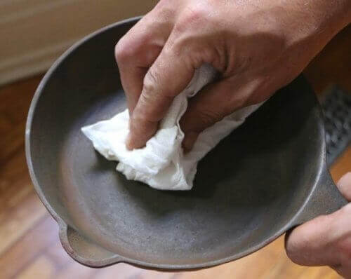 3 metoder for å fjerne rust fra kjøkkenredskaper