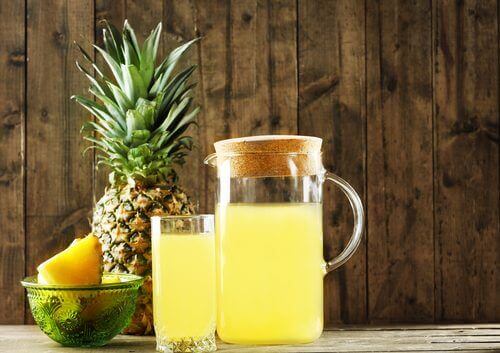 fermentert drikk av ananas