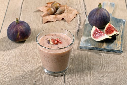 Fiken- og mandelmelksmoothie