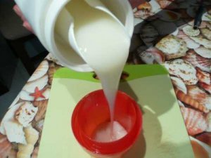 Lær å lage hjemmelaget, resirkulert flytende vaskemiddel