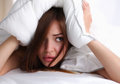 helseproblemer forårsaket av å sove med vått hår