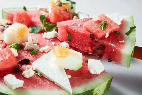 Den "hemmelige" ingrediensen i vannmelon som bidrar til å gi deg sterkere muskler