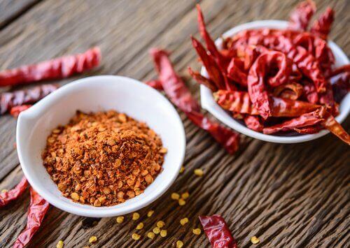 Kajennepepper og rød chili