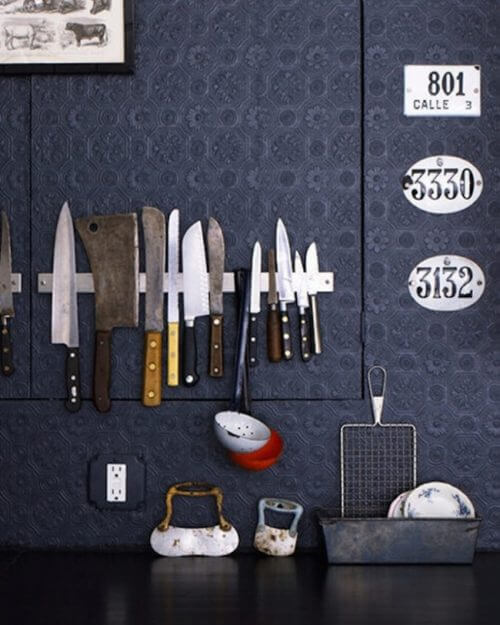 Kniver henger på veggen