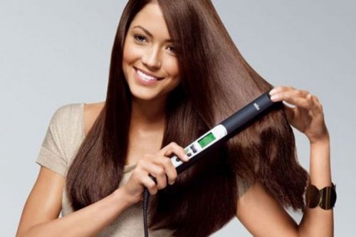 4 tips for å rette ut håret ditt naturlig, uten bruk av rettetang