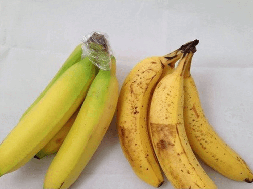 Bananer med plastfolie