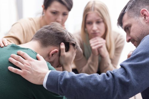 Trist mann utsatt for psykisk mishandling