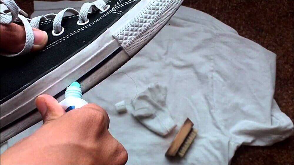 Tannkrem for skinnende sko