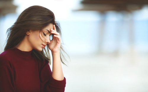 Stress er en av årsakene til tørrhet i skjeden