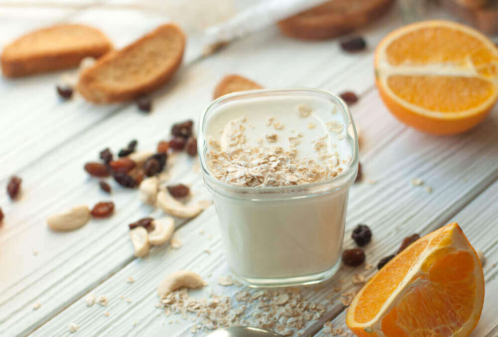 Nyt en næringsrik vegansk smoothie