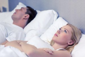 Hva bør du gjøre om du våkner midt på natten?