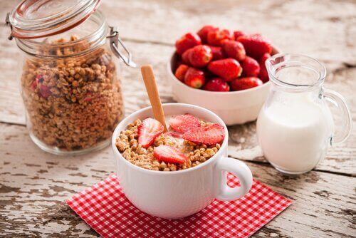 yoghurt og granola