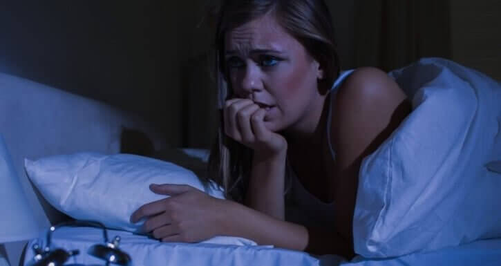 Kvinne med panikkanfall om natten