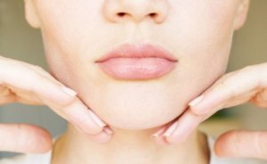 Fem øvelser og hjemmeremedier for å redusere dobbelthaken din