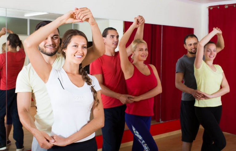 Seks fordeler ved å danse for kroppen din og livet ditt