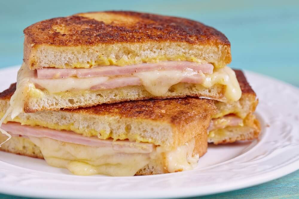 Lær å lage en deilig Monte Cristo sandwich Lær å lage en deilig Monte Cristo sandwich