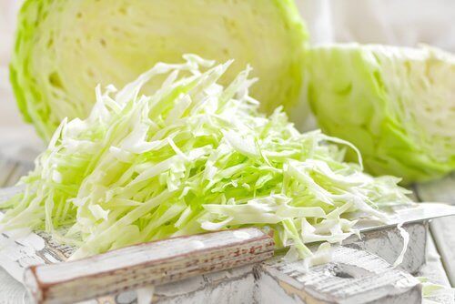 Kål- og ananassalat
