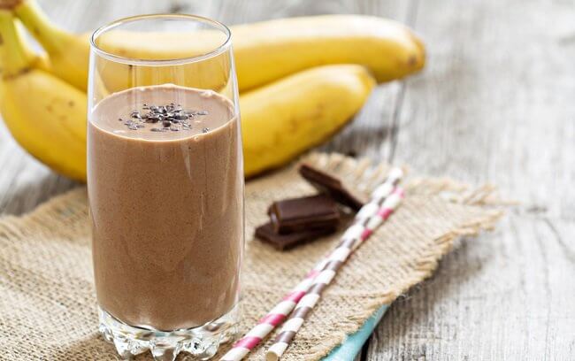 Smoothie med banan og sjokolade